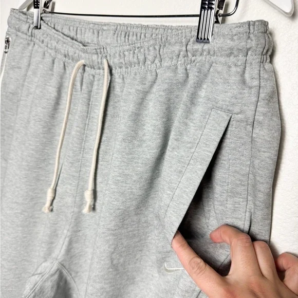 Nike Dri-FIT Standard Issue Joggers Pants Gray Mens Size XL - Picture 7 of 16
